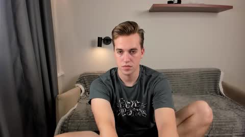 Snapshot of dr_your_dream chatting on 10-08-25, 08:39 Mervin online show from 10-08-25, 08:39