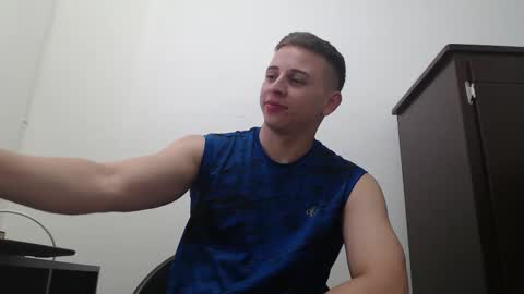 Snapshot of draco_boy2000 chatting on 10-07-25, 10:07 draco_boy2000 online show from 10-07-25, 10:07