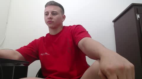 Snapshot of draco_boy2000 chatting on 10-08-25, 11:02 draco_boy2000 online show from 10-08-25, 11:02