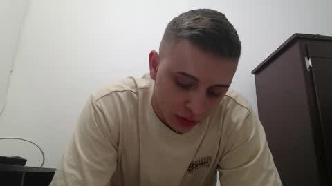 Snapshot of draco_boy2000 chatting on 10-11-25, 09:13 draco_boy2000 online show from 10-11-25, 09:13