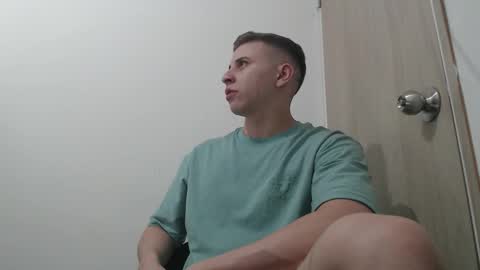 Snapshot of draco_boy2000 chatting on 11-07-25, 09:15 draco_boy2000 online show from 11-07-25, 09:15