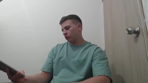 Snapshot of draco_boy2000 chatting on 11-19-25, 09:48 draco_boy2000 online show from 11-19-25, 09:48