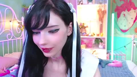 Snapshot of draculaura_ chatting on 12-04-24, 03:15 Draculaura online show from 12-04-24, 03:15