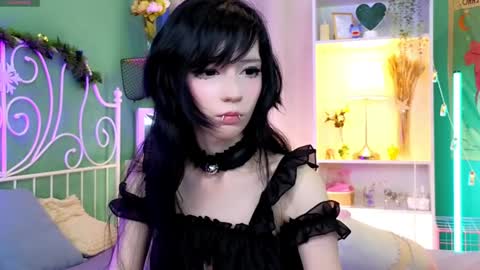 Snapshot of draculaura_ chatting on 12-13-24, 08:58 Draculaura online show from 12-13-24, 08:58