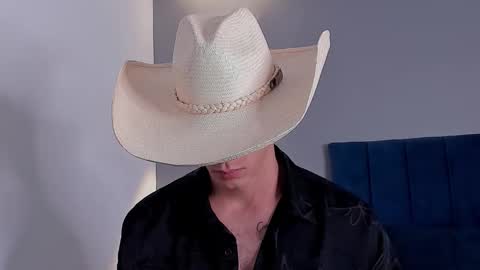 Snapshot of drake_carter1 chatting on 10-17-25, 01:42 drake_carter1 online show from 10-17-25, 01:42