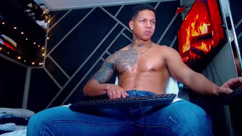 Drake online show from 12-30-24, 02:42