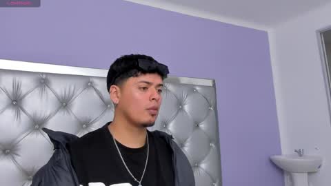 Snapshot of drakenn_ chatting on 10-23-25, 03:11 drakeeee online show from 10-23-25, 03:11