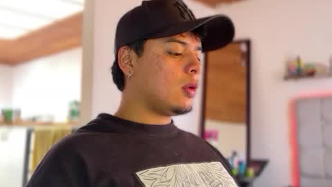 Snapshot of drakenn_ chatting on 02-20-26, 04:18 drakeeee online show from 02-20-26, 04:18