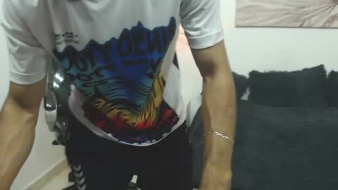 Snapshot of drakos_hairy chatting on 02-08-25, 10:40 Drakos online show from 02-08-25, 10:40