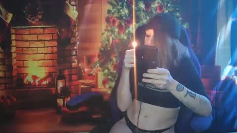 Snapshot of dreadpirate_riyu chatting on 12-04-24, 02:09 Lorelei Riyu online show from 12-04-24, 02:09