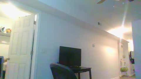 Snapshot of dream1dog chatting on 01-16-25, 06:27 dream1dog online show from 01-16-25, 06:27