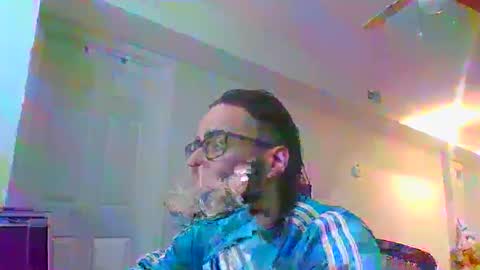 Snapshot of dream1dog chatting on 01-17-25, 05:41 dream1dog online show from 01-17-25, 05:41