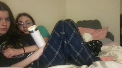 Snapshot of dream1girl_ chatting on 01-22-25, 08:29 ur dream girl online show from 01-22-25, 08:29