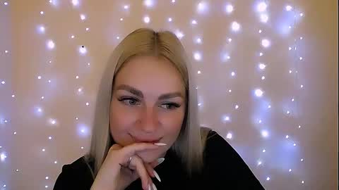 dream_dolly_ online show from 10-06-25, 12:02
