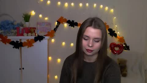 Snapshot of dream_mari chatting on 10-23-25, 05:51 Mari online show from 10-23-25, 05:51