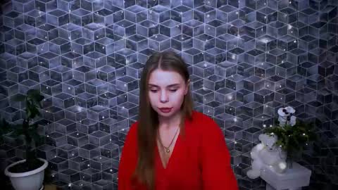 Snapshot of dream_mari chatting on 11-19-25, 06:35 Mari online show from 11-19-25, 06:35