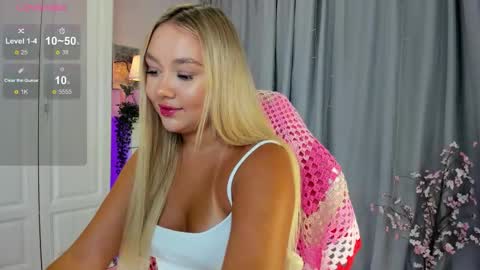 Snapshot of dreamaise chatting on 09-20-25, 02:07 Mary pvt open use pink and blue app lovense online show from 09-20-25, 02:07