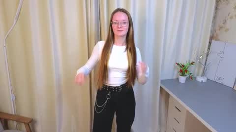 Hello im Leya online show from 11-10-25, 05:12