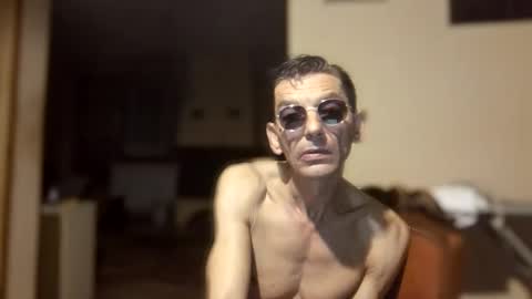 Snapshot of dreambob chatting on 09-30-25, 02:16 Dreambob online show from 09-30-25, 02:16