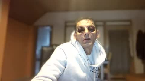 Snapshot of dreambob chatting on 10-06-25, 12:46 Dreambob online show from 10-06-25, 12:46