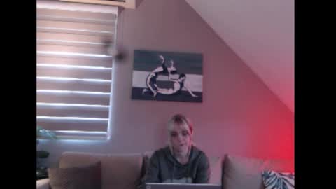 Snapshot of dreamcatcherfantasy chatting on 10-15-25, 07:30 A girl online show from 10-15-25, 07:30