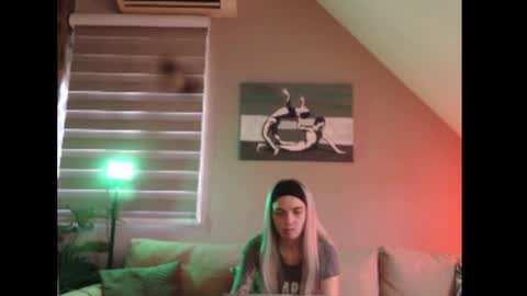 Snapshot of dreamcatcherfantasy chatting on 11-05-25, 08:03 A girl online show from 11-05-25, 08:03