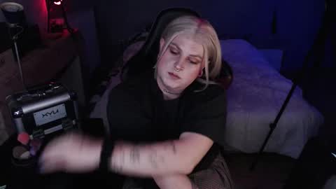 Angel online show from 11-27-25, 10:34