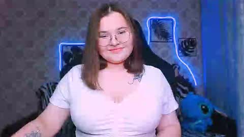 Snapshot of dreamforyoue2 chatting on 10-15-25, 07:36 dreamforyoue2 online show from 10-15-25, 07:36