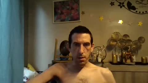 Snapshot of dreamguy38 chatting on 10-23-25, 07:40 dreamguy38 online show from 10-23-25, 07:40