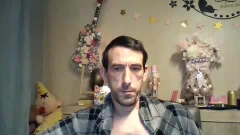 Snapshot of dreamguy38 chatting on 11-21-25, 06:01 dreamguy38 online show from 11-21-25, 06:01