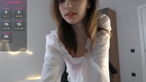 Snapshot of dreamhale chatting on 02-07-25, 11:45 Hello im Eva online show from 02-07-25, 11:45