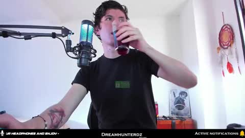 Snapshot of dreamhunterdz chatting on 09-21-25, 08:10 Your lord. - ONLINE 1500 Pm to 2100 Pm - New York Hour online show from 09-21-25, 08:10