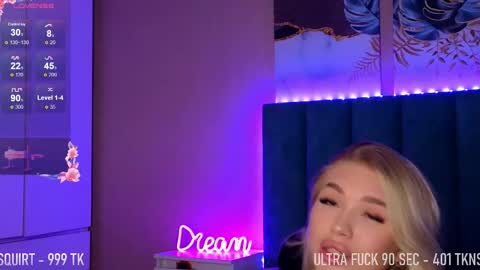 Snapshot of dreamkisslove chatting on 11-01-25, 03:52 Mila online show from 11-01-25, 03:52