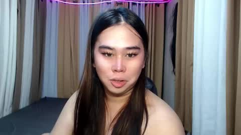 Snapshot of dreammegan chatting on 09-19-25, 06:41 Stacy DONT FORGET TO FOLLOW ME AND THUMBS UP my wife samgrg2 online show from 09-19-25, 06:41