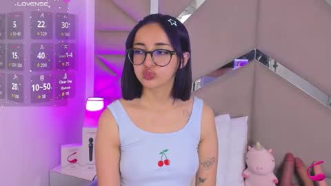 Snapshot of dreammy_kitty chatting on 02-04-26, 01:28 dreammy_kitty online show from 02-04-26, 01:28