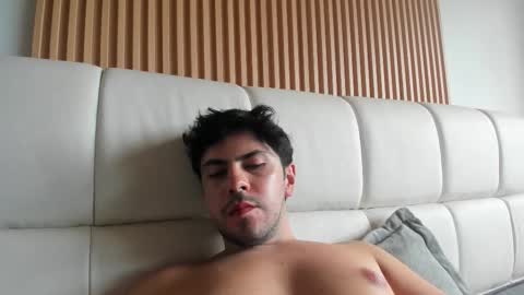 Snapshot of dreamsuxx chatting on 11-03-25, 07:15 Diego online show from 11-03-25, 07:15