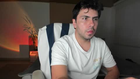 Snapshot of dreamsuxx chatting on 11-21-25, 10:52 Diego online show from 11-21-25, 10:52