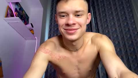 Snapshot of dreamyadam chatting on 10-20-25, 10:27 Adam Dream online show from 10-20-25, 10:27