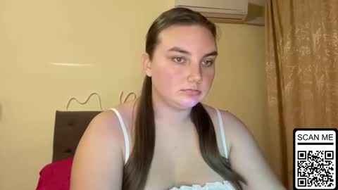 Mila online show from 10-05-25, 04:27