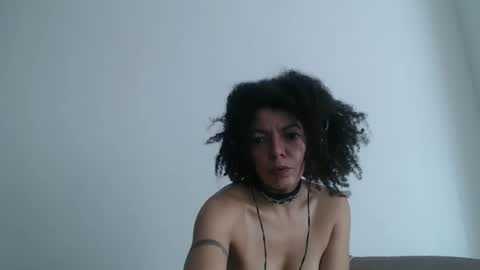 DreamyLatina online show from 10-18-25, 03:57