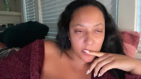 Snapshot of dreamyriri chatting on 11-07-25, 12:43 RIRI OR DREAMY online show from 11-07-25, 12:43