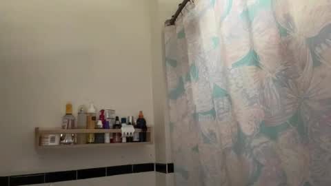 Snapshot of dreamyriri chatting on 11-08-25, 05:23 RIRI OR DREAMY online show from 11-08-25, 05:23