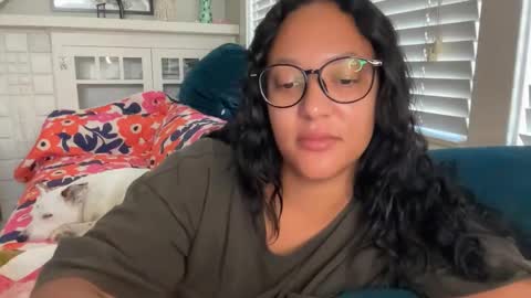 Snapshot of dreamyriri chatting on 11-19-25, 04:18 RIRI OR DREAMY online show from 11-19-25, 04:18