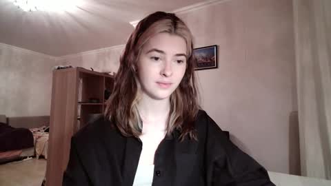 Snapshot of dremazwahlen chatting on 02-05-26, 04:11 Dia online show from 02-05-26, 04:11