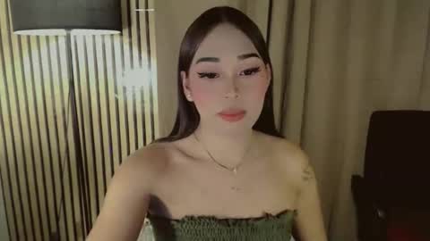 Dreyana online show from 11-23-25, 01:55