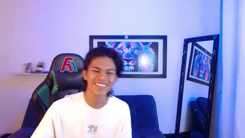 Snapshot of dreyk20 chatting on 10-22-25, 01:33 Dreyk online show from 10-22-25, 01:33