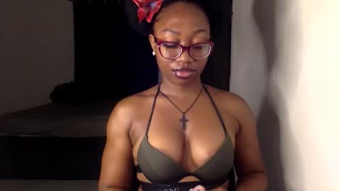 Snapshot of dripping_lunaa chatting on 02-18-26, 05:03 luna online show from 02-18-26, 05:03