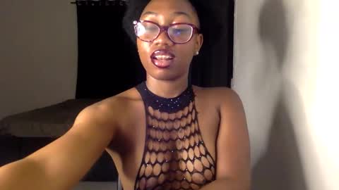 Snapshot of dripping_lunaa chatting on 02-19-26, 04:08 luna online show from 02-19-26, 04:08