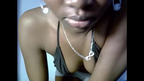 Snapshot of drippingpussy__ chatting on 10-30-25, 08:09 drippingpussy__ online show from 10-30-25, 08:09