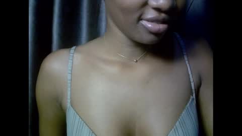 Snapshot of drippingpussy__ chatting on 11-09-25, 07:12 drippingpussy__ online show from 11-09-25, 07:12